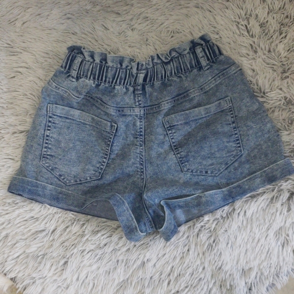 🤩BRAND NEW, NEVER WORN. Style 5 Shorts🤩 - Picture 3 of 7